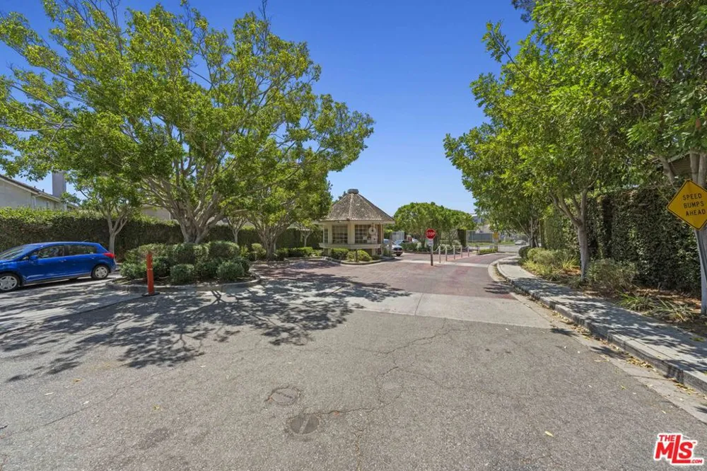 8712 Chessington Drive #261F Inglewood, CA 90305