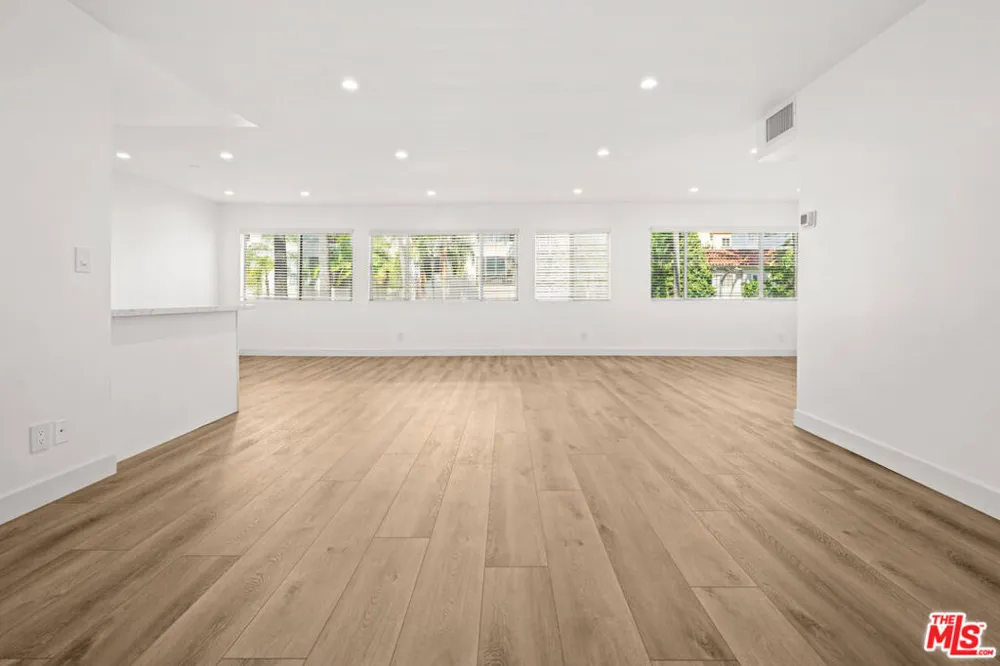 136 S Palm Drive #201 Beverly Hills, CA 90212