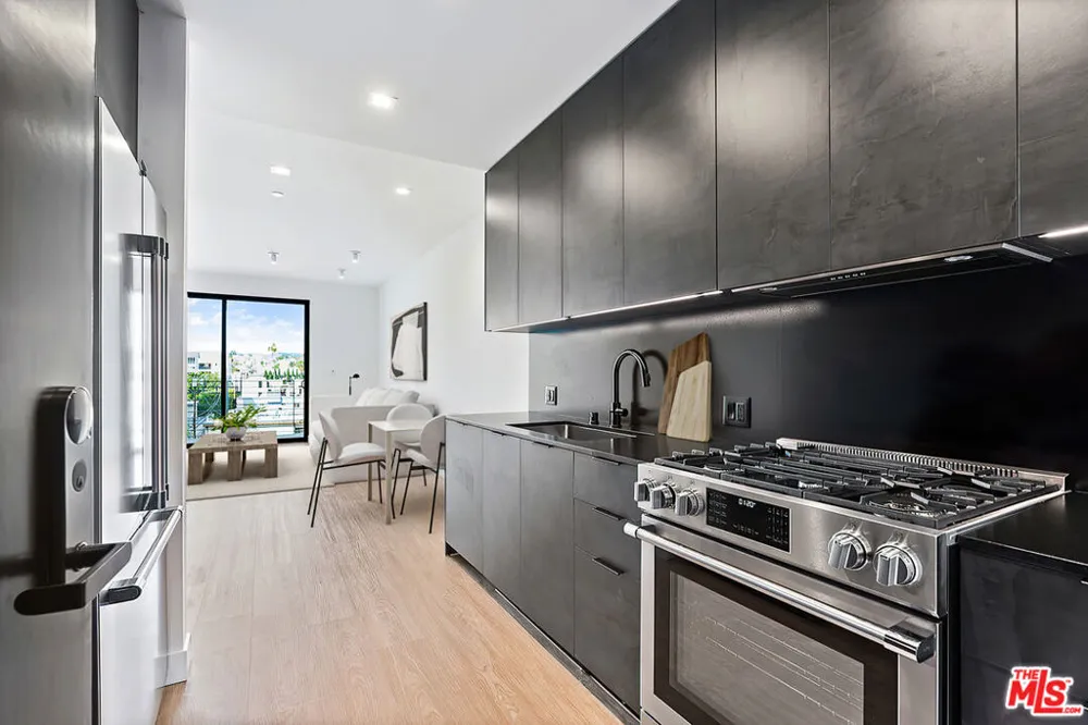 3667 Keystone Avenue #533 Los Angeles, CA 90034