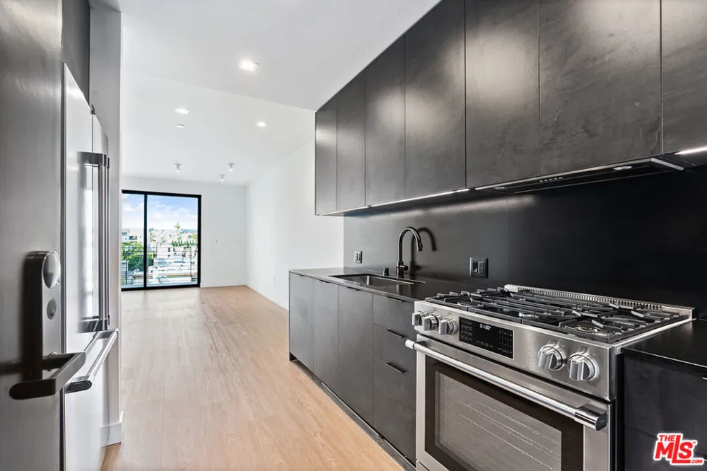 3667 Keystone Avenue #533 Los Angeles, CA 90034