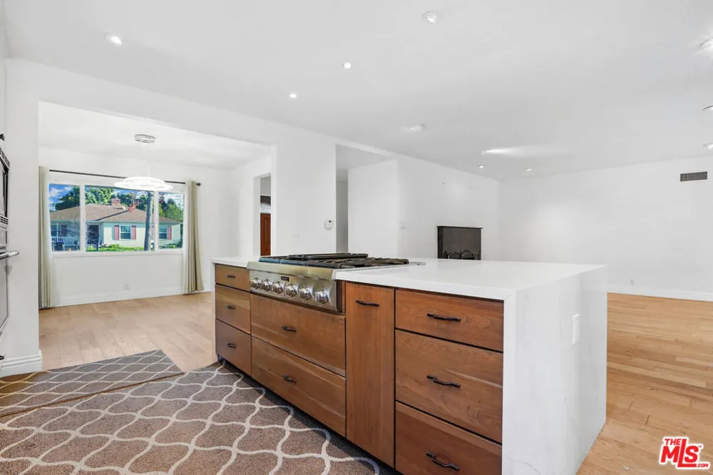 649 TUFTS AVENUE Burbank, CA 91504