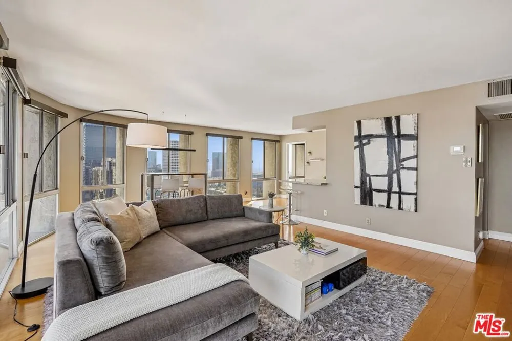 800 W 1st Street #2805 Los Angeles, CA 90012