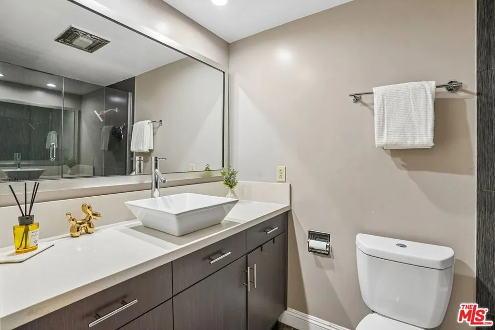 800 W 1st Street #2805 Los Angeles, CA 90012