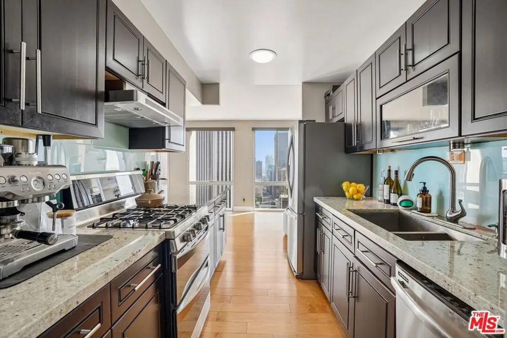 800 W 1st Street #2805 Los Angeles, CA 90012
