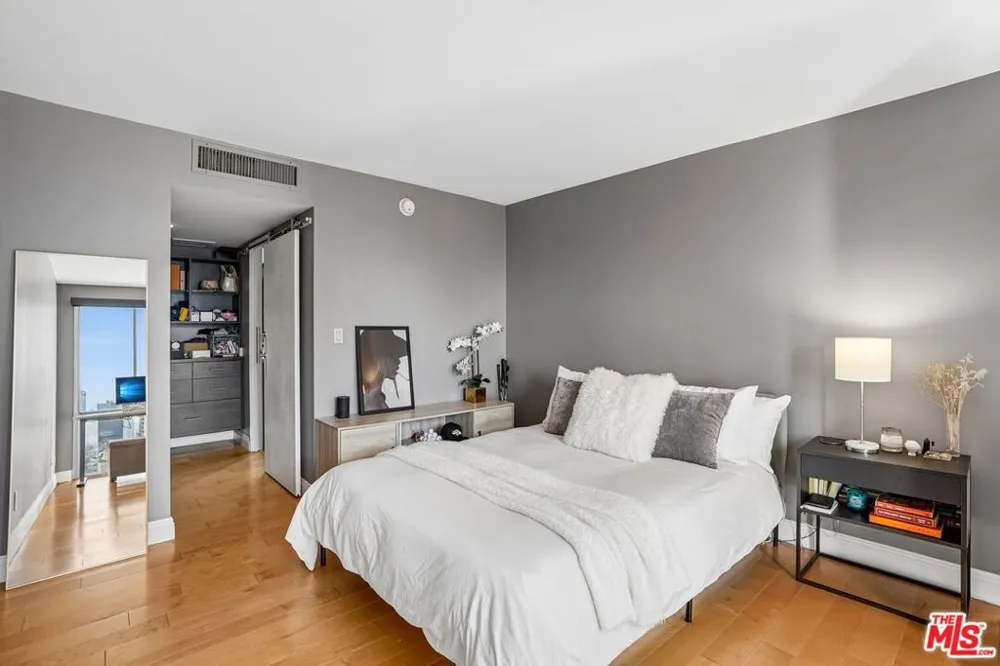 800 W 1st Street #2805 Los Angeles, CA 90012