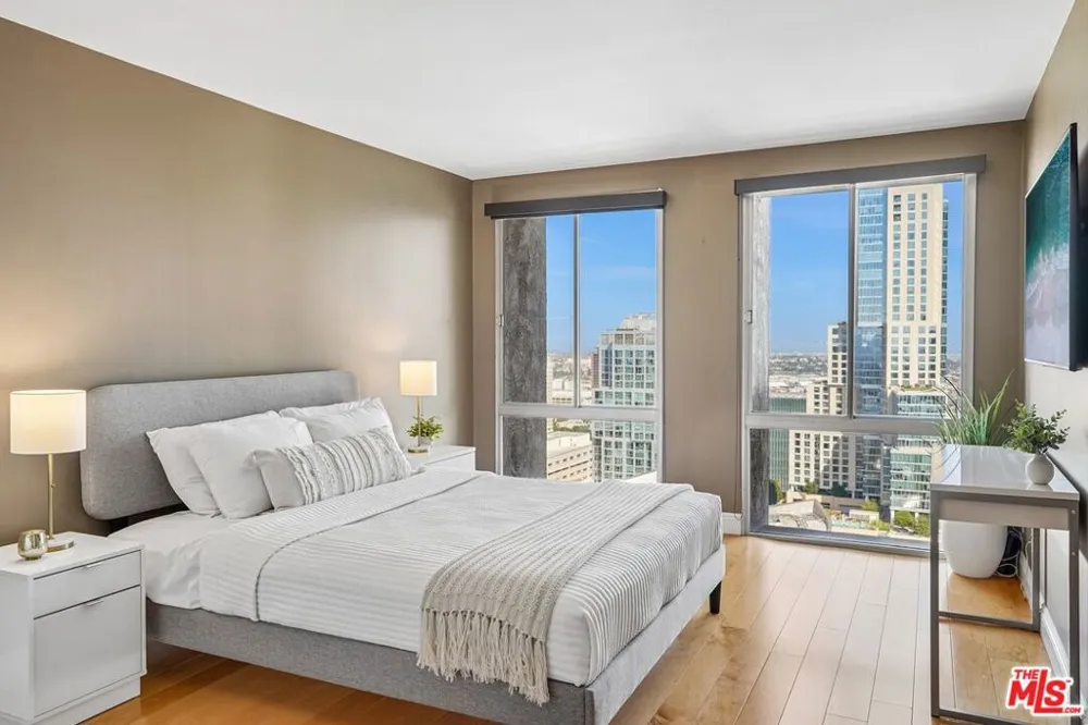 800 W 1st Street #2805 Los Angeles, CA 90012