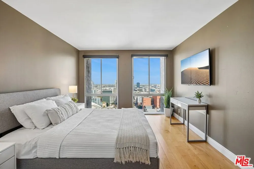 800 W 1st Street #2805 Los Angeles, CA 90012
