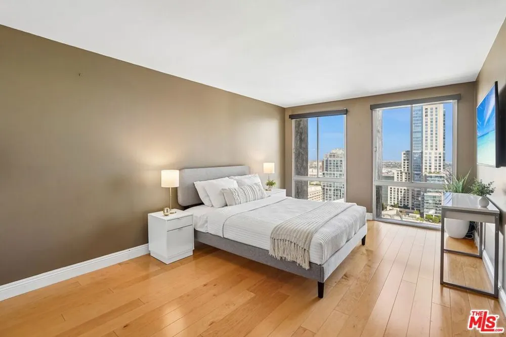 800 W 1st Street #2805 Los Angeles, CA 90012