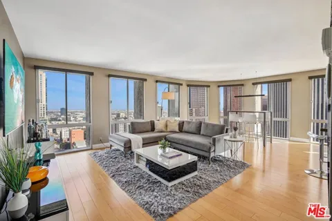 800 W 1st Street #2805