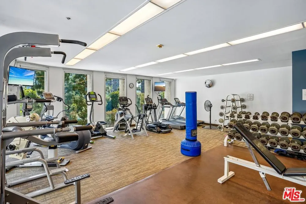 800 W 1st Street #2805 Los Angeles, CA 90012