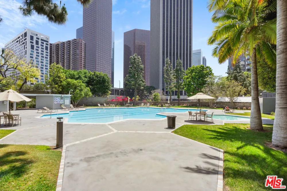 800 W 1st Street #2805 Los Angeles, CA 90012