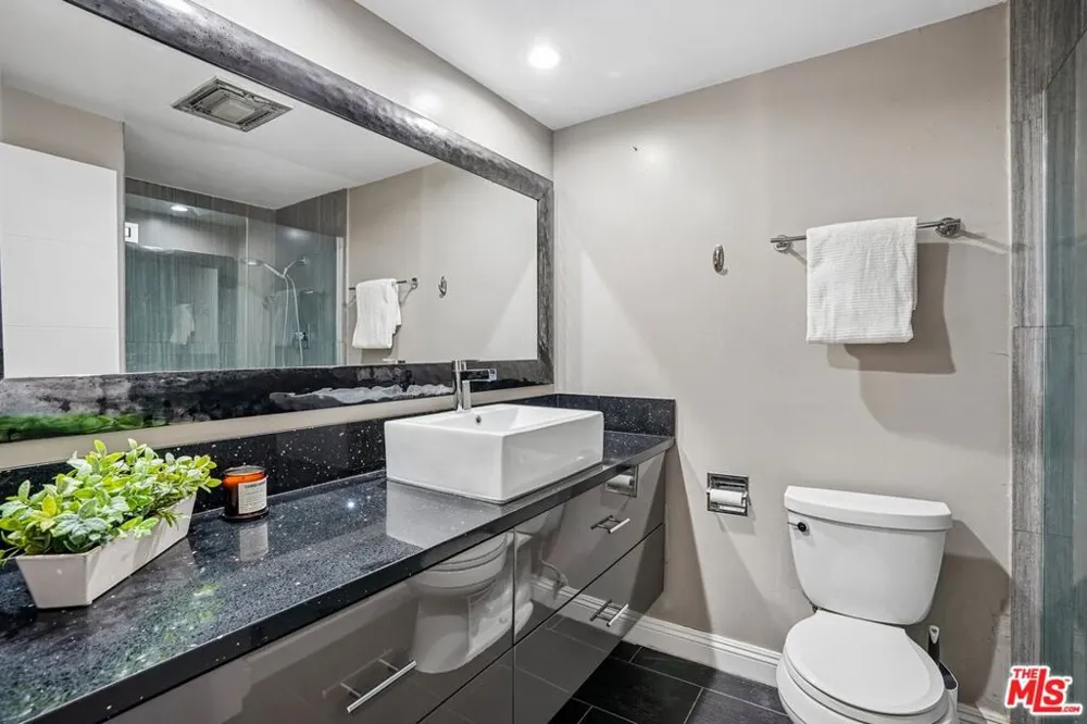 800 W 1st Street #2805 Los Angeles, CA 90012