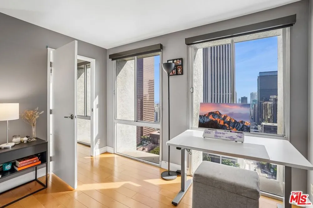800 W 1st Street #2805 Los Angeles, CA 90012