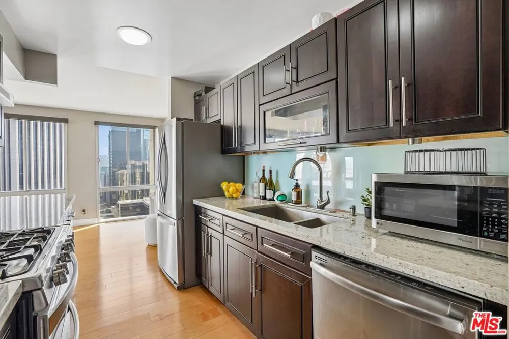 800 W 1st Street #2805 Los Angeles, CA 90012
