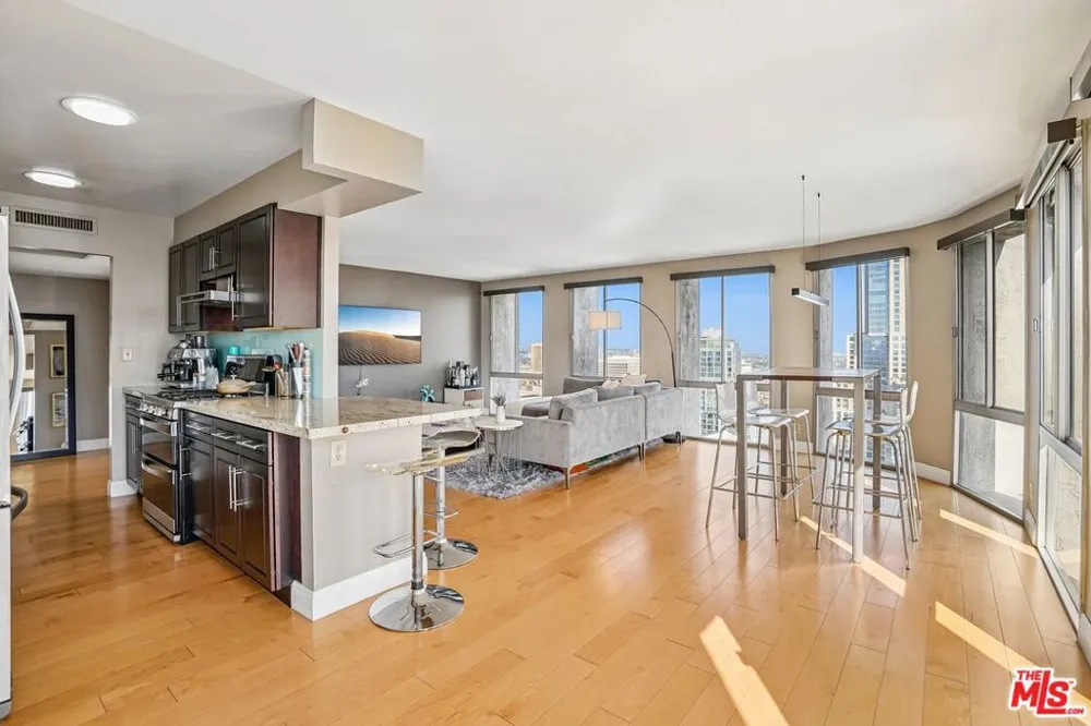800 W 1st Street #2805 Los Angeles, CA 90012
