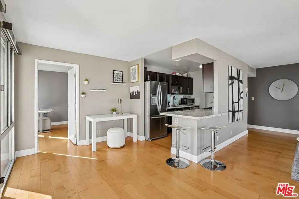 800 W 1st Street #2805 Los Angeles, CA 90012