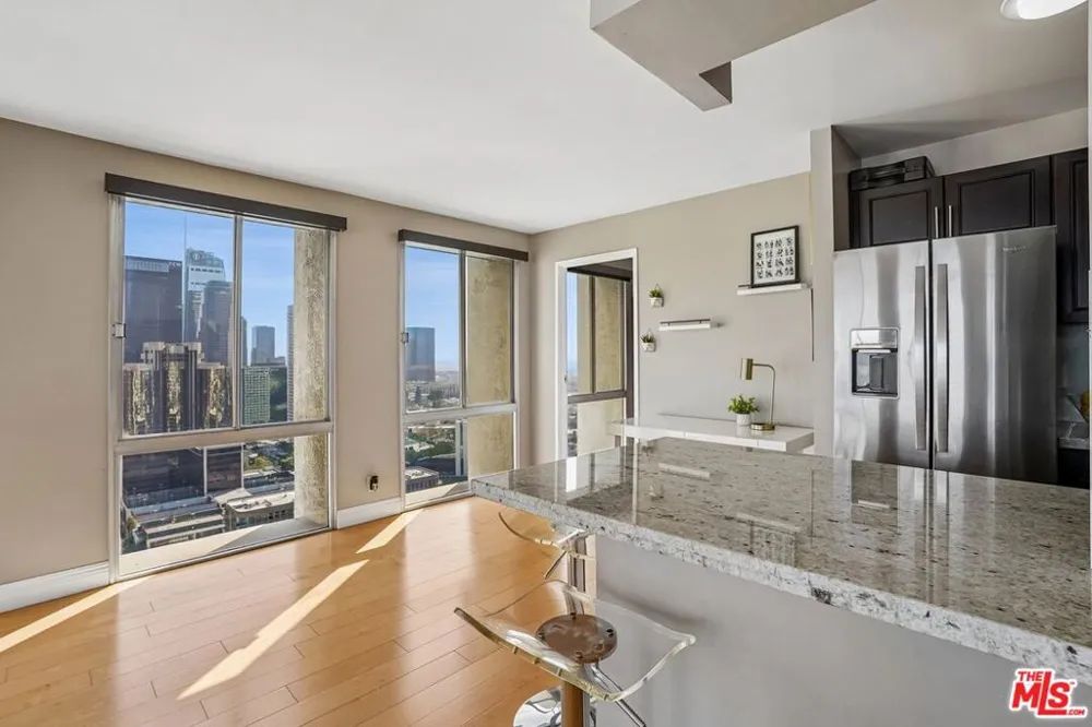 800 W 1st Street #2805 Los Angeles, CA 90012