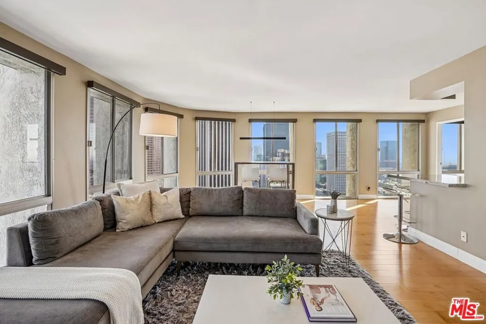 800 W 1st Street #2805 Los Angeles, CA 90012