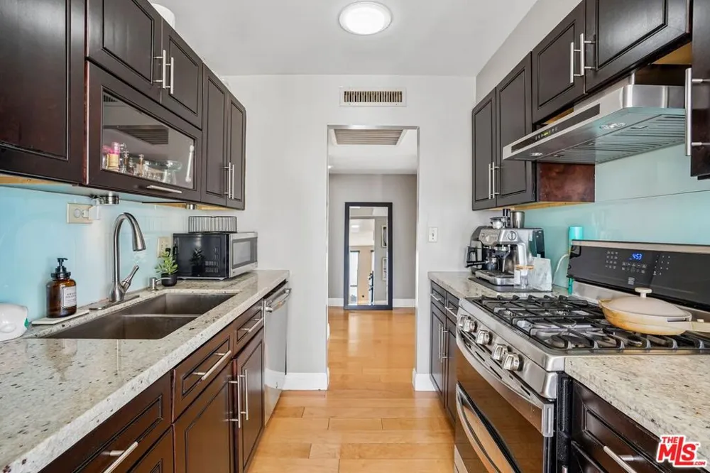 800 W 1st Street #2805 Los Angeles, CA 90012