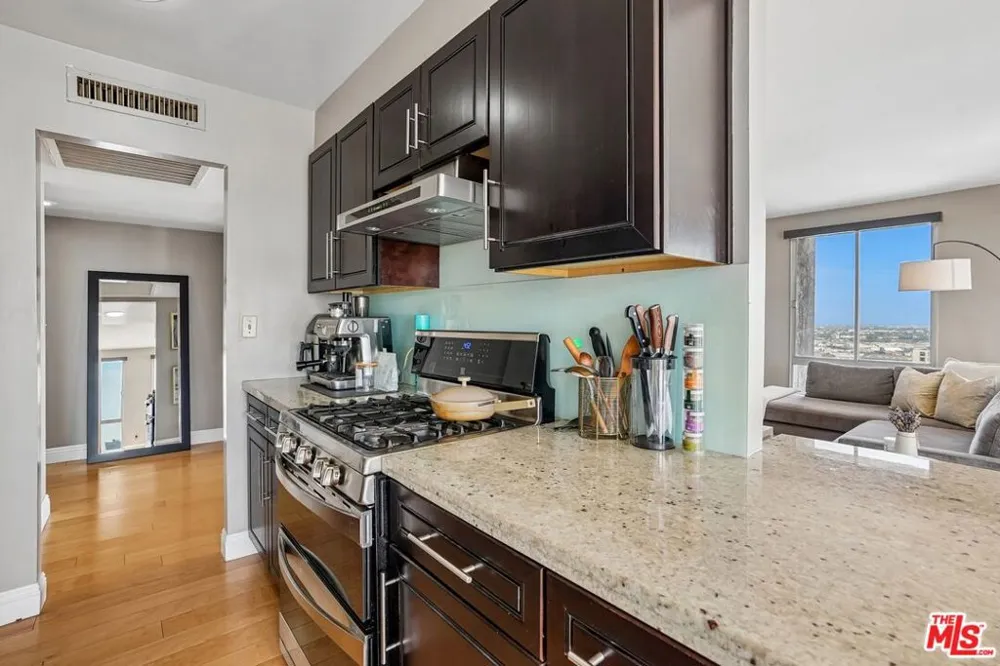 800 W 1st Street #2805 Los Angeles, CA 90012