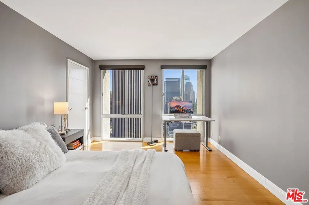 800 W 1st Street #2805 Los Angeles, CA 90012