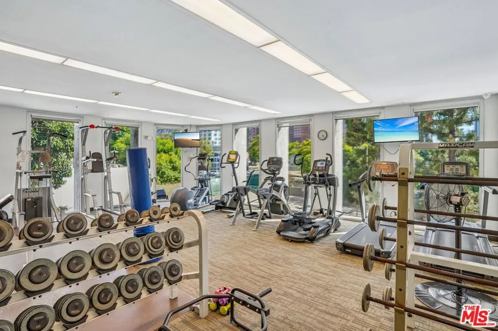 800 W 1st Street #2805 Los Angeles, CA 90012
