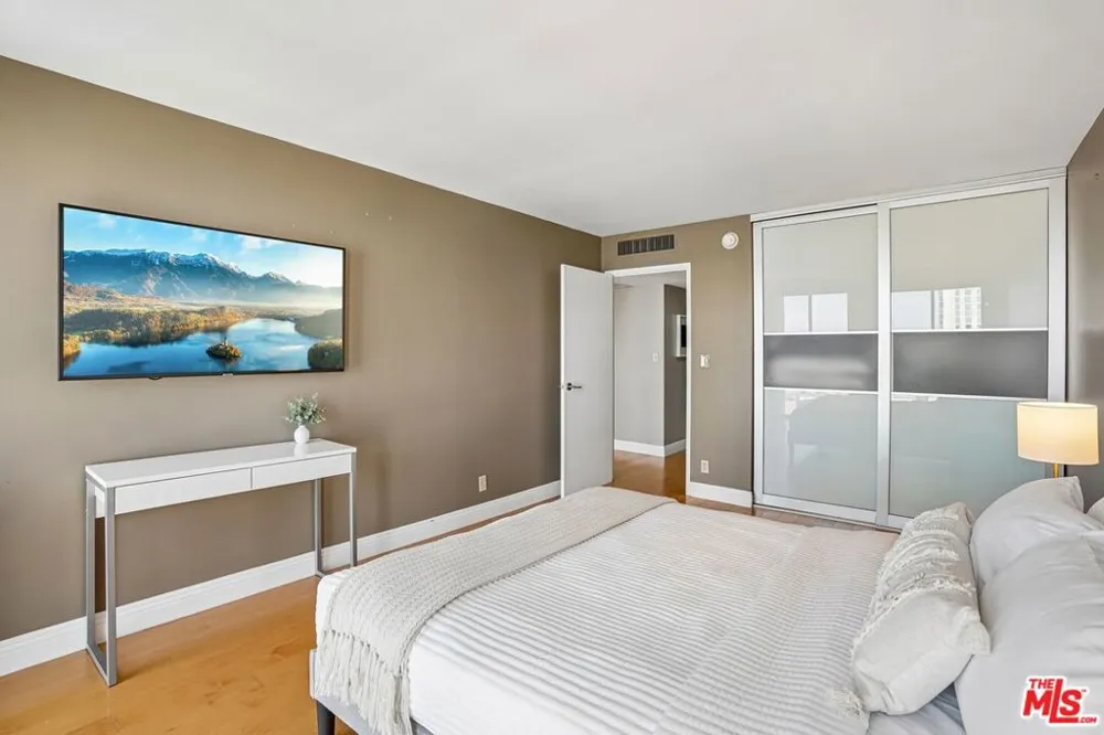 800 W 1st Street #2805 Los Angeles, CA 90012