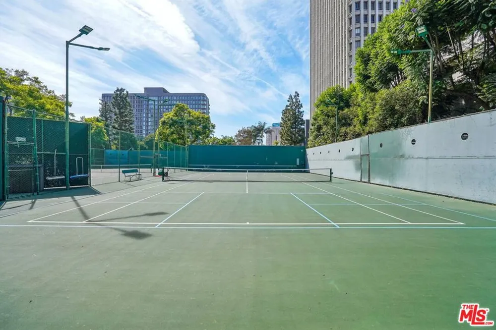 800 W 1st Street #2805 Los Angeles, CA 90012