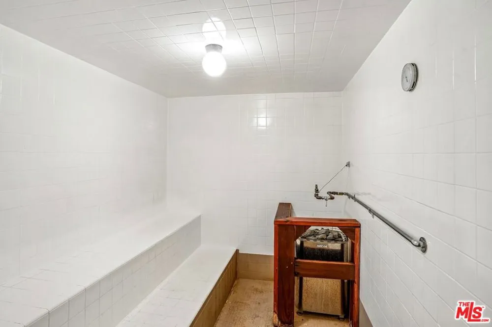 800 W 1st Street #2805 Los Angeles, CA 90012
