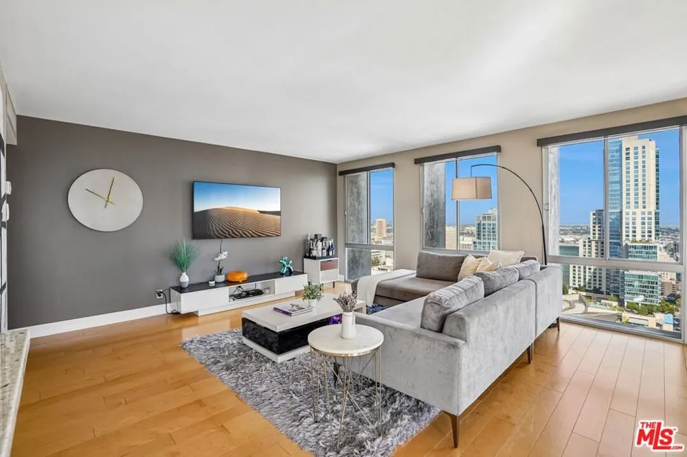 800 W 1st Street #2805 Los Angeles, CA 90012
