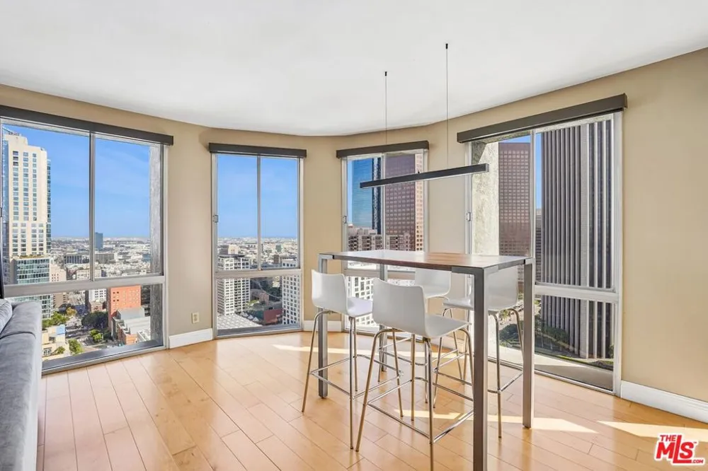 800 W 1st Street #2805 Los Angeles, CA 90012