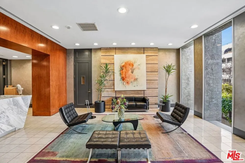 800 W 1st Street #2805 Los Angeles, CA 90012