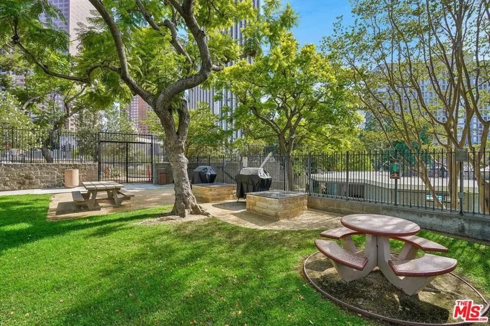 800 W 1st Street #2805 Los Angeles, CA 90012
