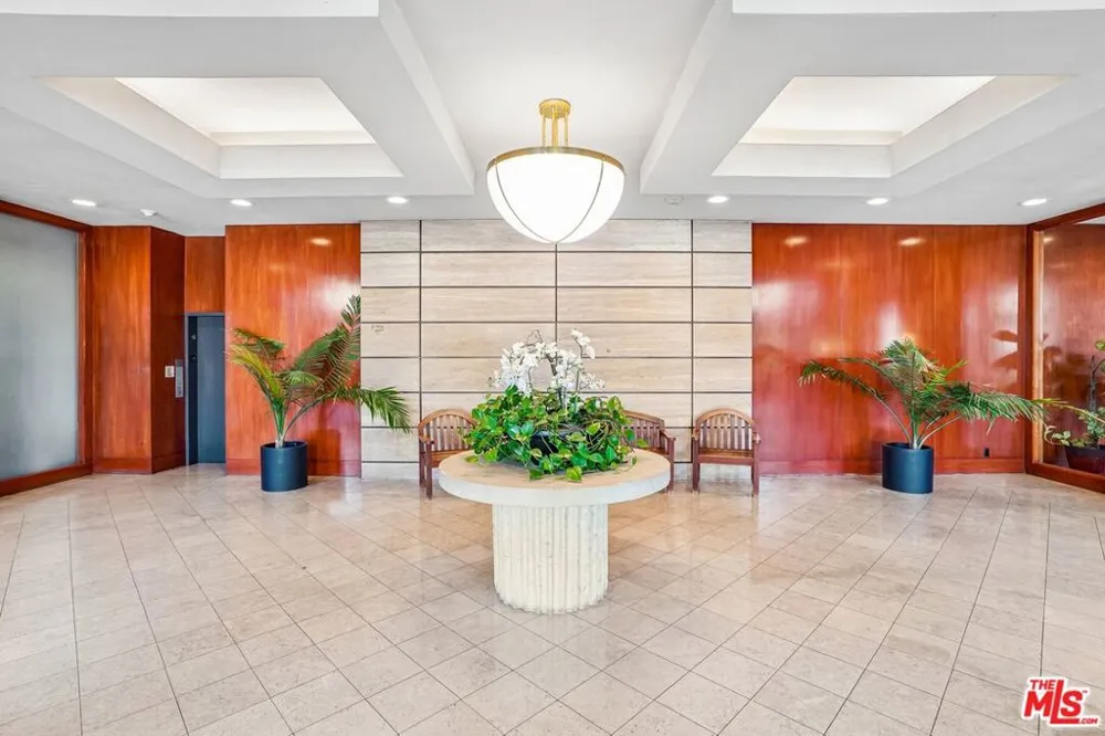 800 W 1st Street #2805 Los Angeles, CA 90012