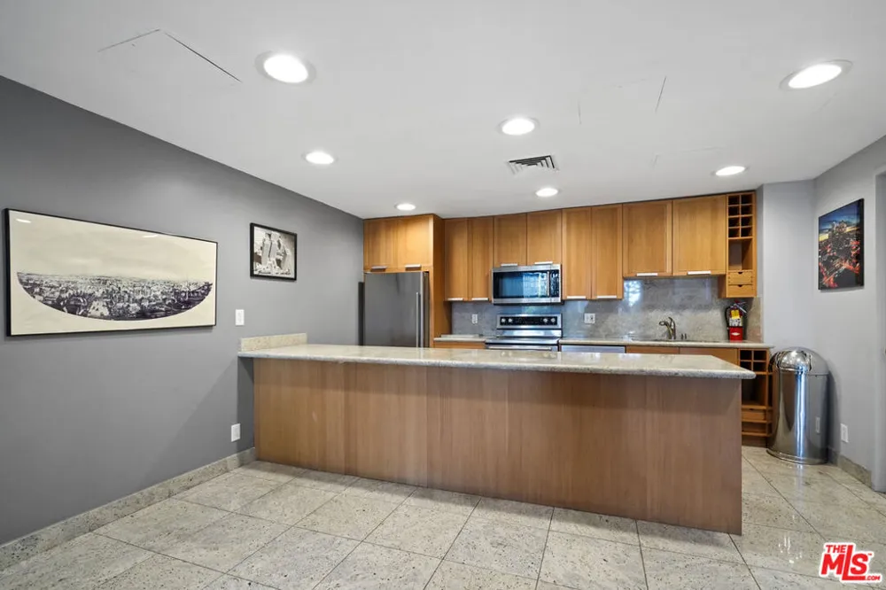 800 W 1st Street #2805 Los Angeles, CA 90012