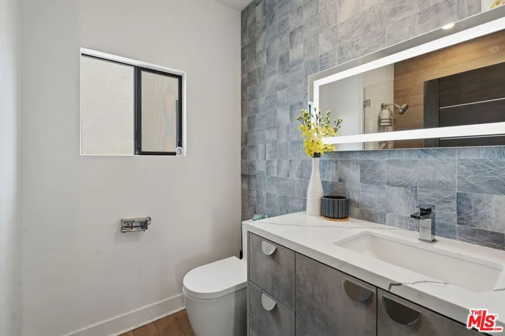 12911 Bluff Creek Drive Playa Vista, CA 90094