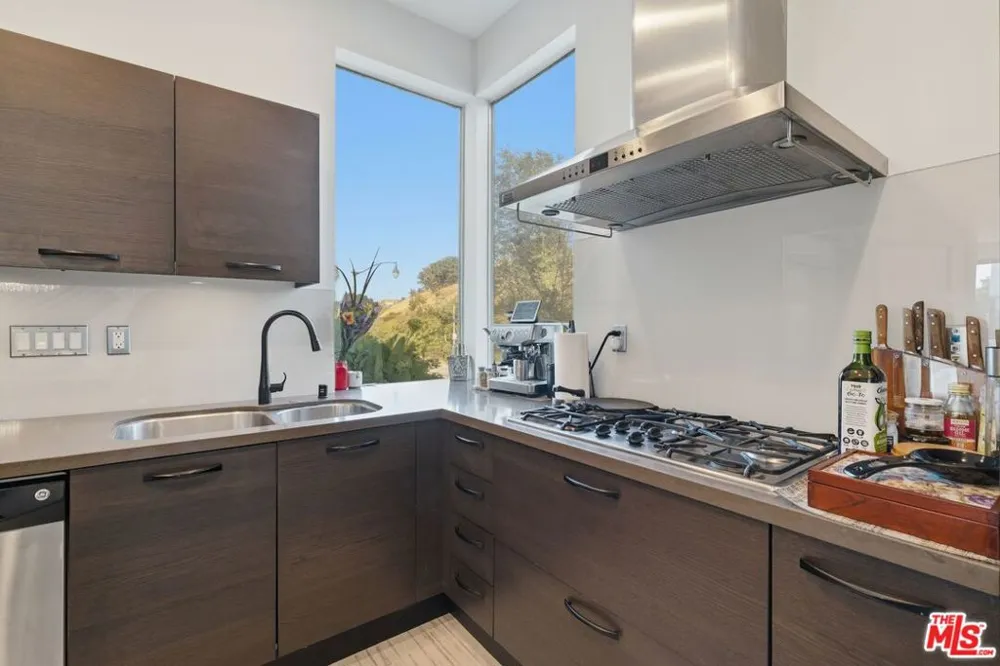 12911 Bluff Creek Drive Playa Vista, CA 90094