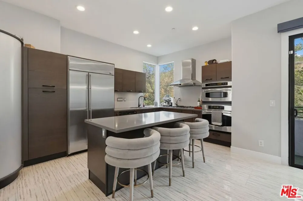 12911 Bluff Creek Drive Playa Vista, CA 90094