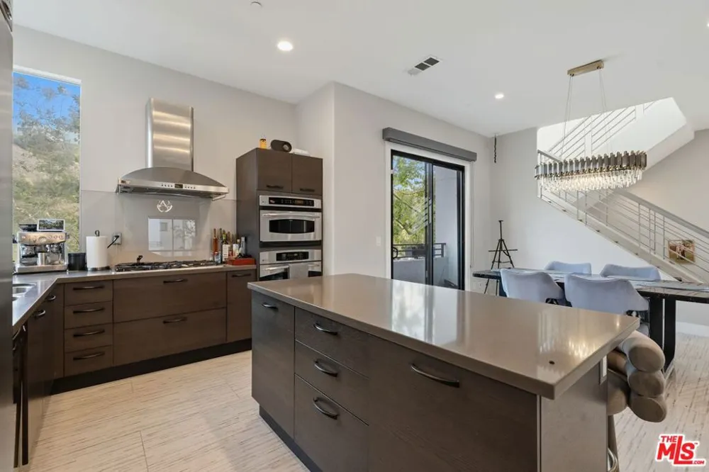 12911 Bluff Creek Drive Playa Vista, CA 90094