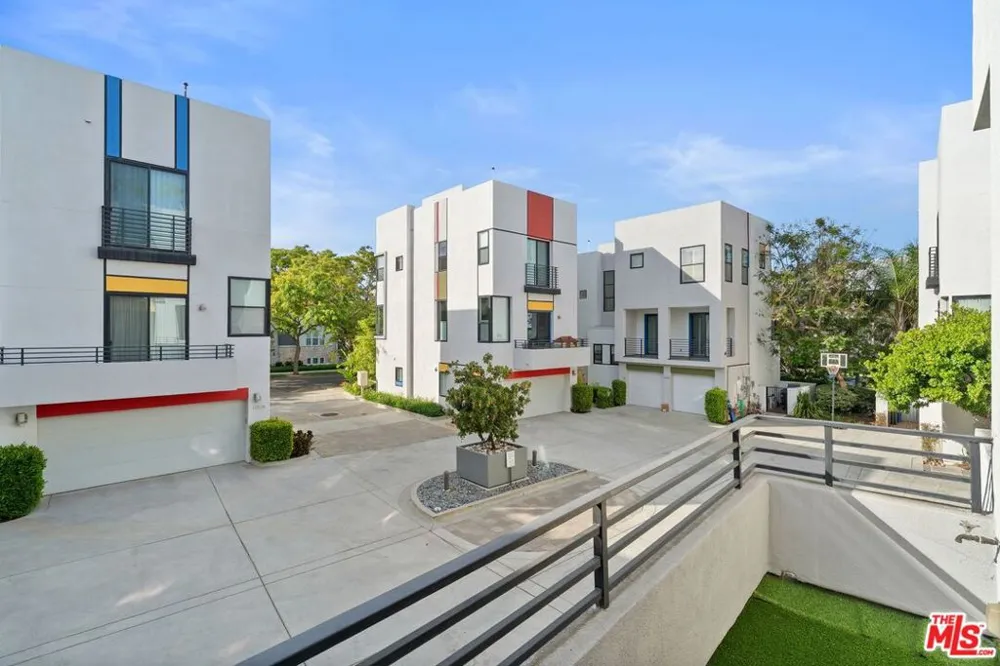 12911 Bluff Creek Drive Playa Vista, CA 90094