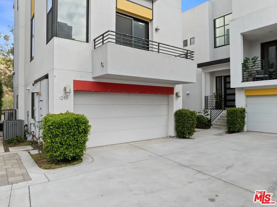 12911 Bluff Creek Drive Playa Vista, CA 90094