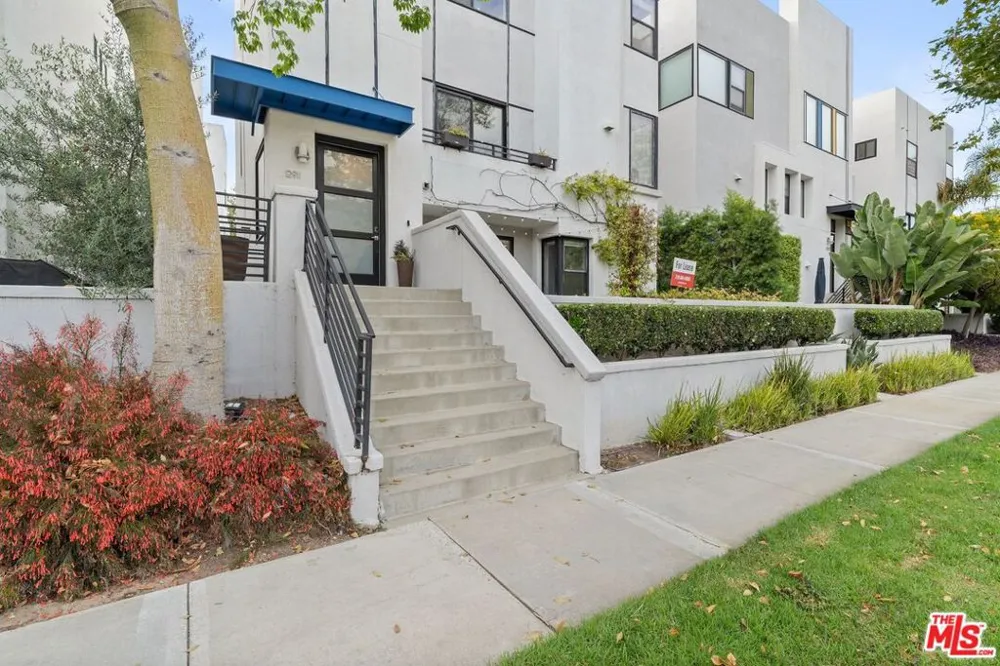 12911 Bluff Creek Drive Playa Vista, CA 90094