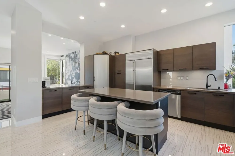 12911 Bluff Creek Drive Playa Vista, CA 90094