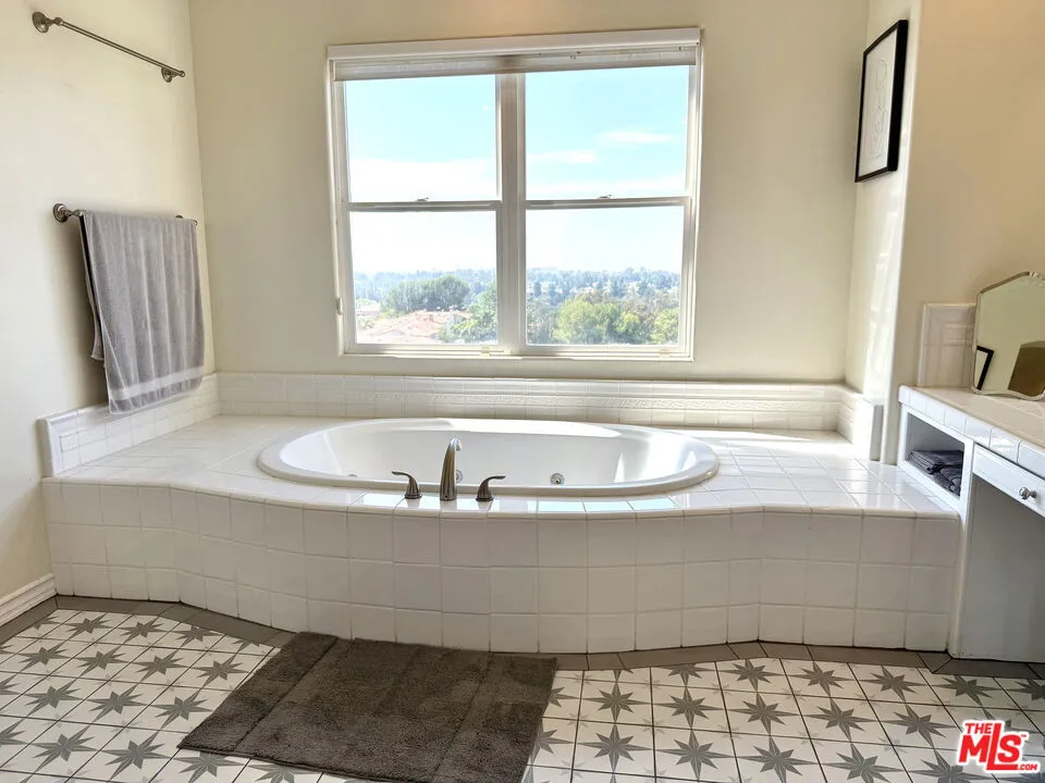 5 Marisol Newport Coast, CA 92657