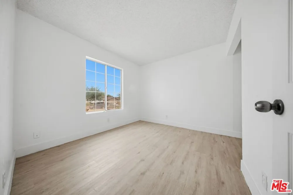 1325 Bradford Avenue Rosamond, CA 93560