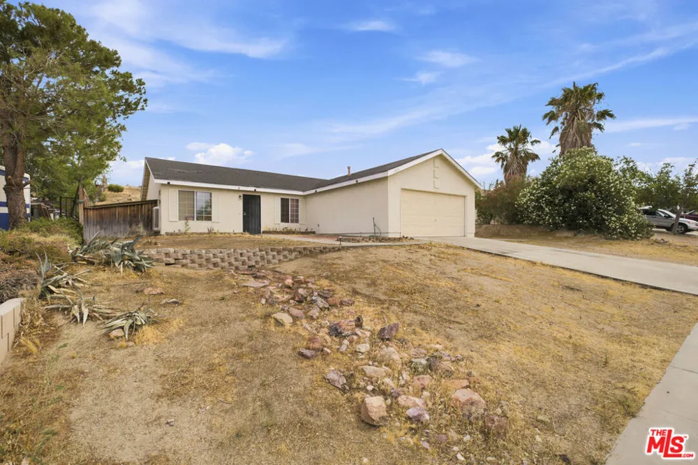 1325 Bradford Avenue Rosamond, CA 93560