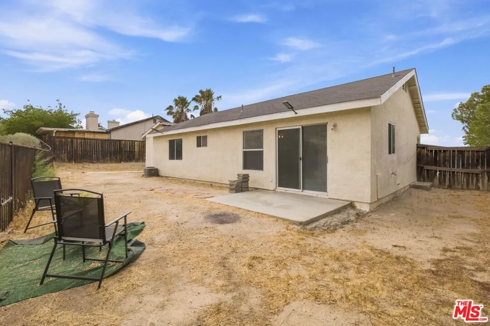 1325 Bradford Avenue Rosamond, CA 93560