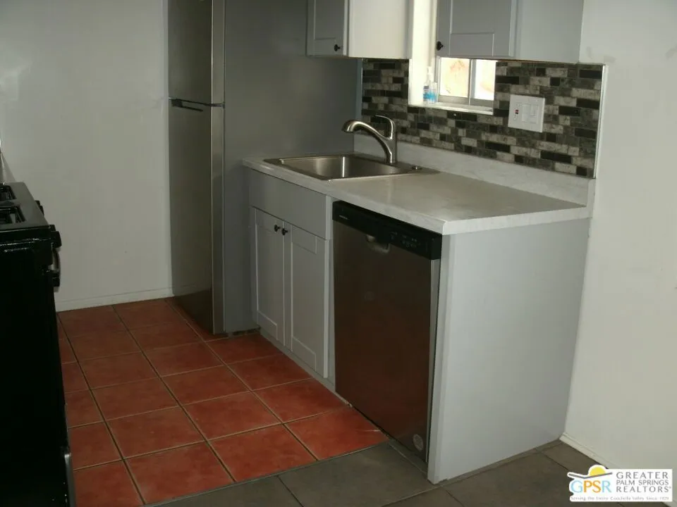 2290 S Palm Canyon Drive #114 Palm Springs, CA 92264