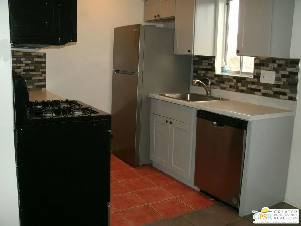 2290 S Palm Canyon Drive #114 Palm Springs, CA 92264