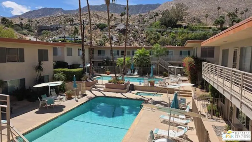 2290 S Palm Canyon Drive #114 Palm Springs, CA 92264